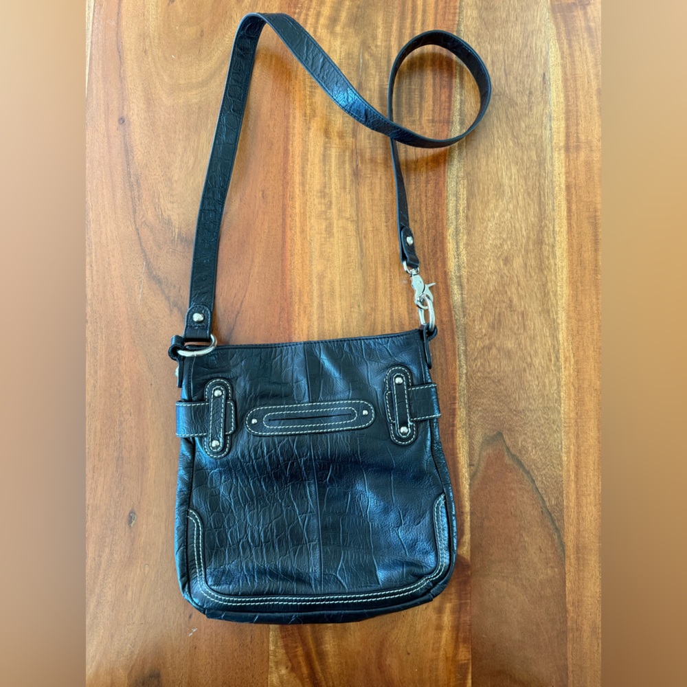 B. Makowsky Black Crossbody Bag - Picture 3 of 5